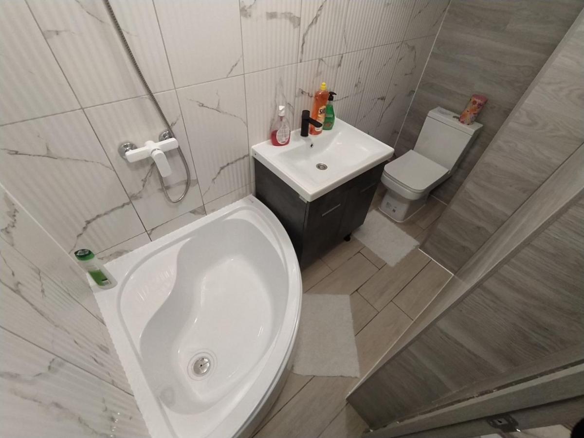 Штефан64 Apartamento Chisinau Exterior foto