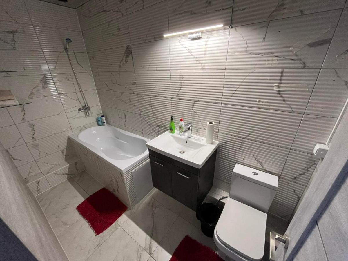 Штефан64 Apartamento Chisinau Exterior foto