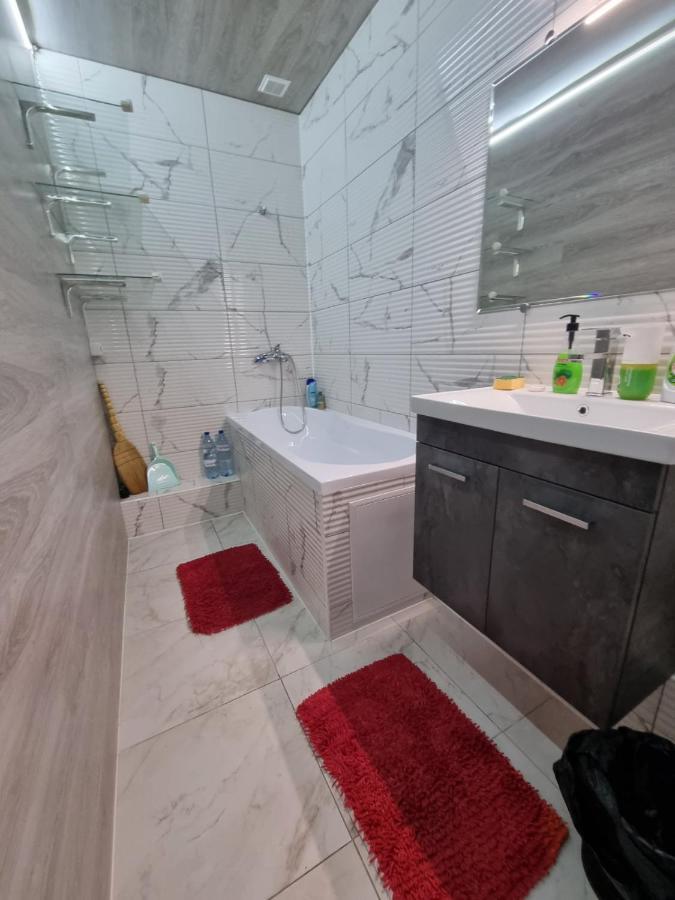 Штефан64 Apartamento Chisinau Exterior foto