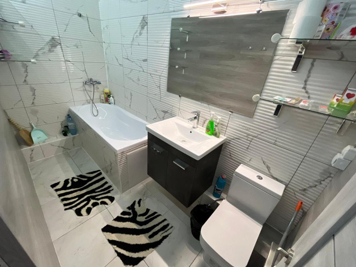Штефан64 Apartamento Chisinau Exterior foto