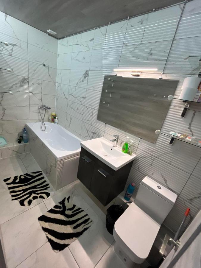 Штефан64 Apartamento Chisinau Exterior foto